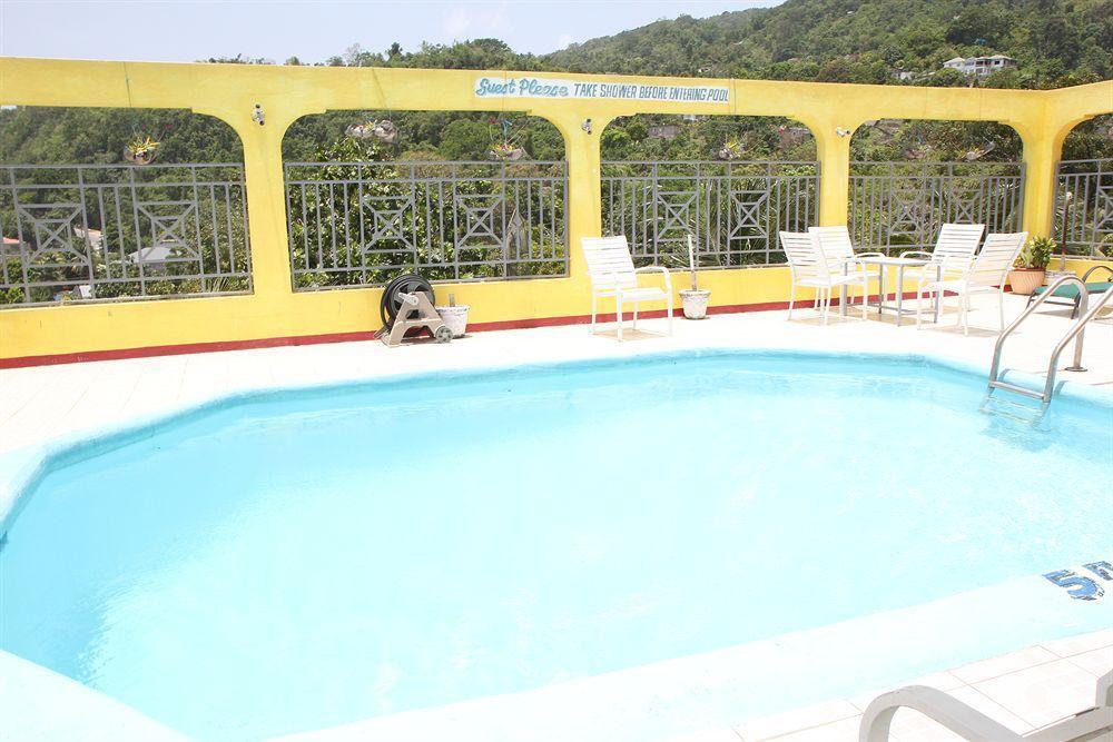 Executive Shaw Park Guest House Ocho Rios Exterior photo