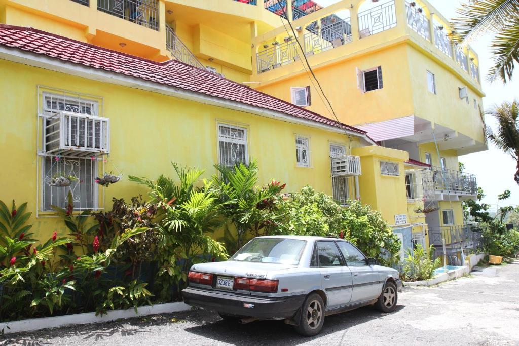 Executive Shaw Park Guest House Ocho Rios Exterior photo